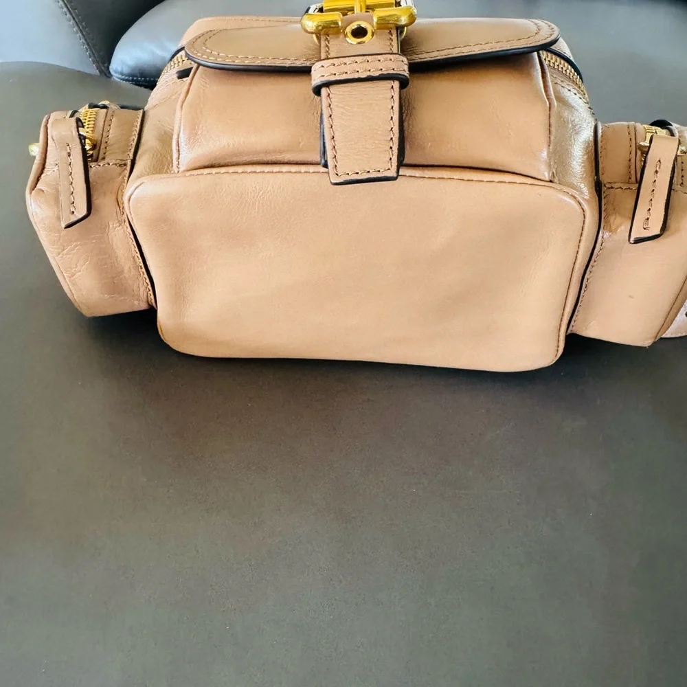 Chloé Small Camera Bag in shiny leather - Picture 6 of 11